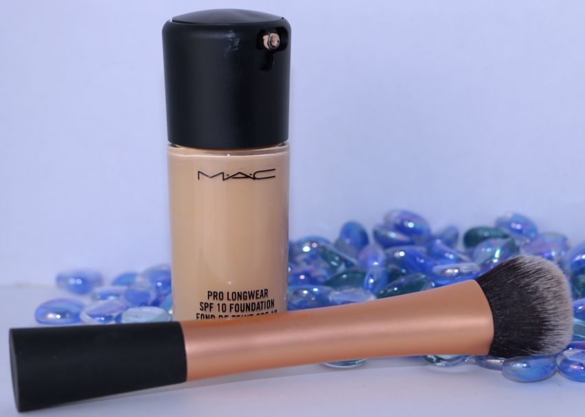 MAC PRO LONGWEAR FOND DE TEINT fdt-mac-prolongwear-pinceau-16-9